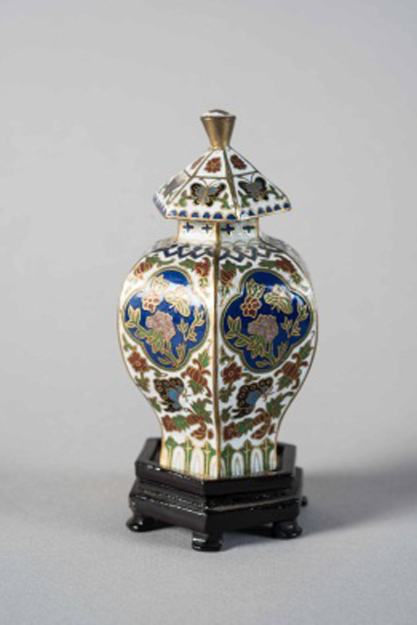 Oriental Style Small Painted Porcelain Covered Vase on Wooden Stand